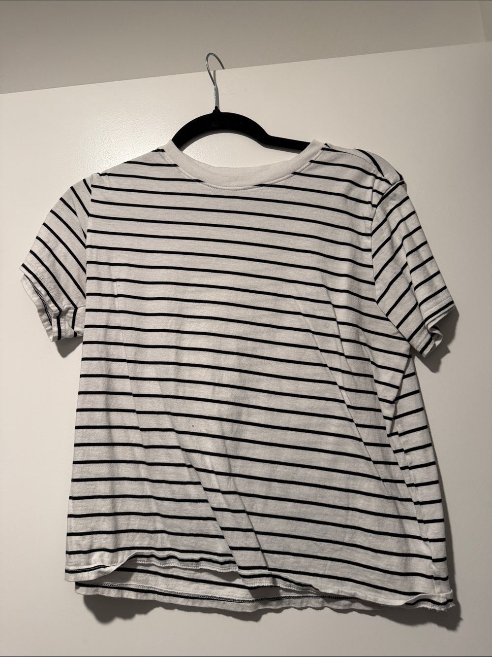American Eagle Outfitters White T‑Shirt with Black Stripes